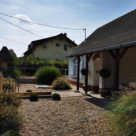Apartament Pintes 38 Dunaújváros Zewnętrze zdjęcie